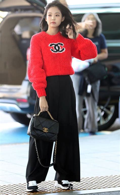 chanel 19 bag street style